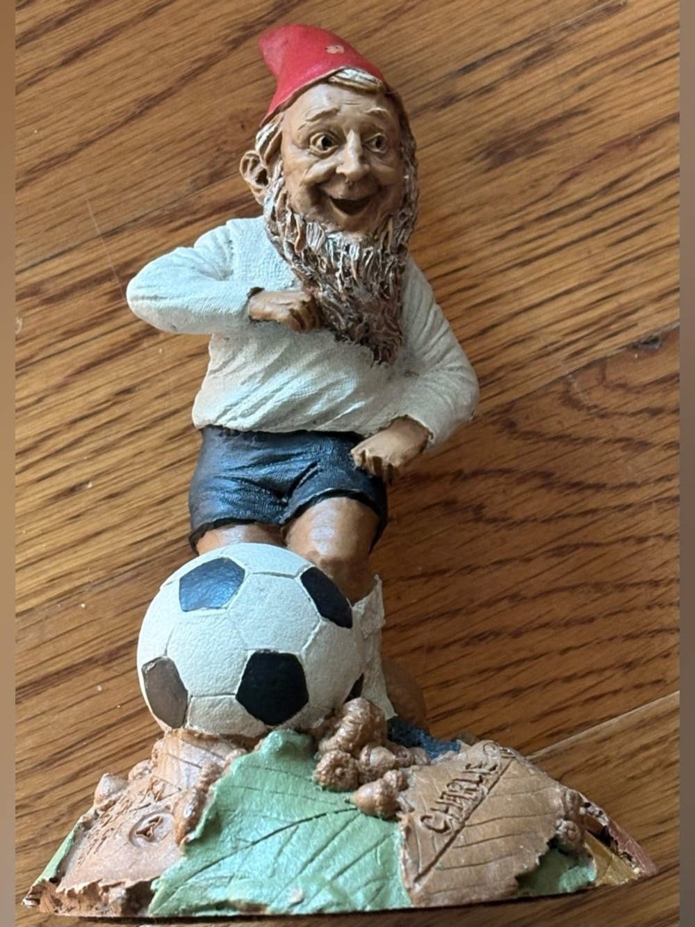 TOM CLARK  "Charlie" Soccer Gnome Statue Figurine 1991 Cairn Studios -SIGNED